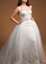 Lace wedding dress with detachable skirt size small