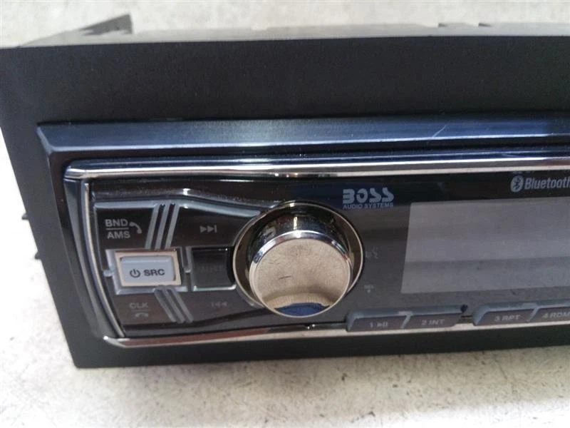 BOSS 611UAB AM FM Stereo Radio USB AUX b2-40/197729 - Image 2 of 4