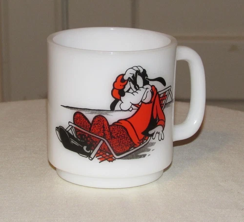 Vintage Libbey Walt Disney Milk Glass Goofy Mug