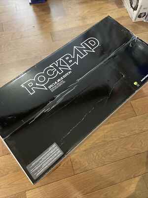 Xbox 360 Rock Band Bundle 2 GUITARS Hero Les Paul Strat Controller Mic