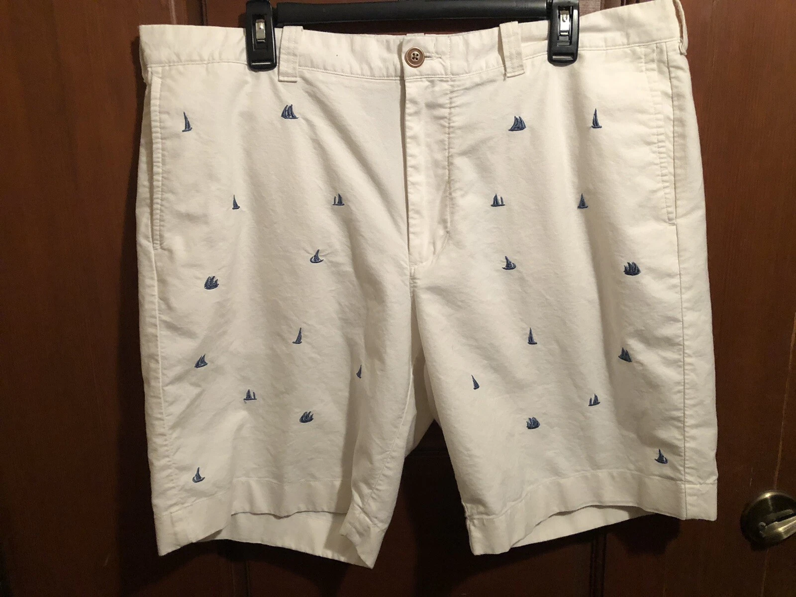 J Crew 38w 9" Inseam Gramercy Chino Shorts White with Blue Sailboats 40.5" waist