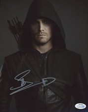 Stephen Amell Arrow Autographed Signed 8x10 Photo ACOA