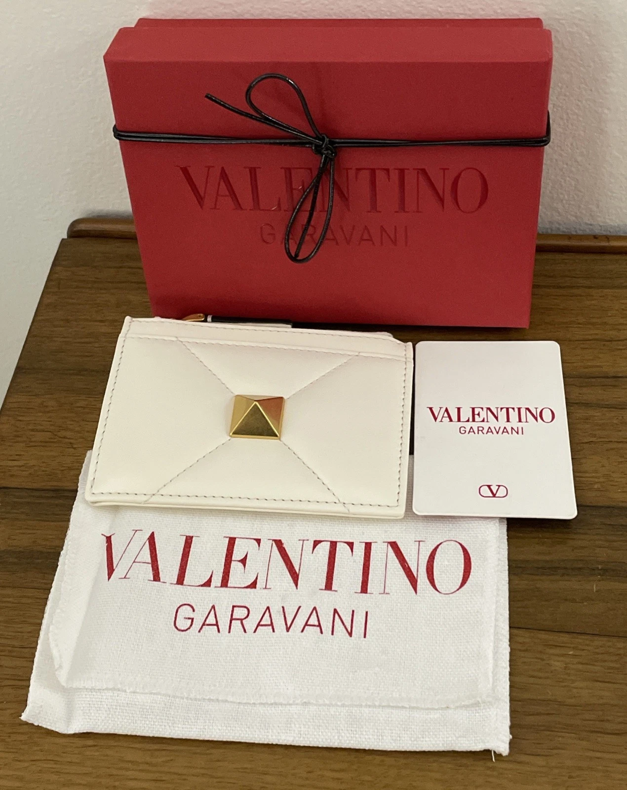 Valentino — Valentino ROMAN STUD NAPPA LEATHER CARDHOLDER w ZIPPER IVORY 1W2P0Y06BSF UNI098