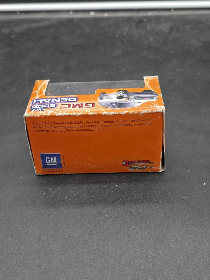 Columbia Diecast 2005 GMC Denali Foto 2 de 2
