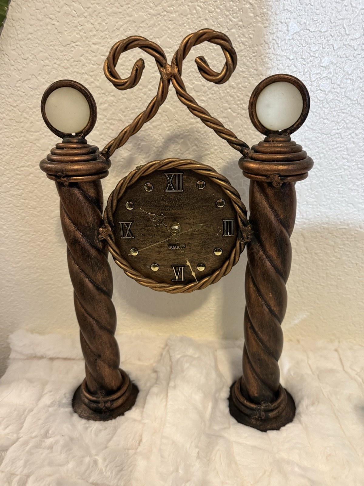 Vintage Style Mantel Clock Bronze-Tone Metal Twisted Rope Design Frosted Glass