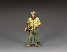 KING COUNTRY DD385 WWII U.S ARMY "STANDING TANK SERGEANT WITH TOMMY GUN" MIB
