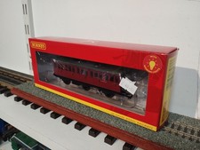 Hornby (OO) R40124 BR 3rd Class 6 wheel Coach No E31070E with Lights.