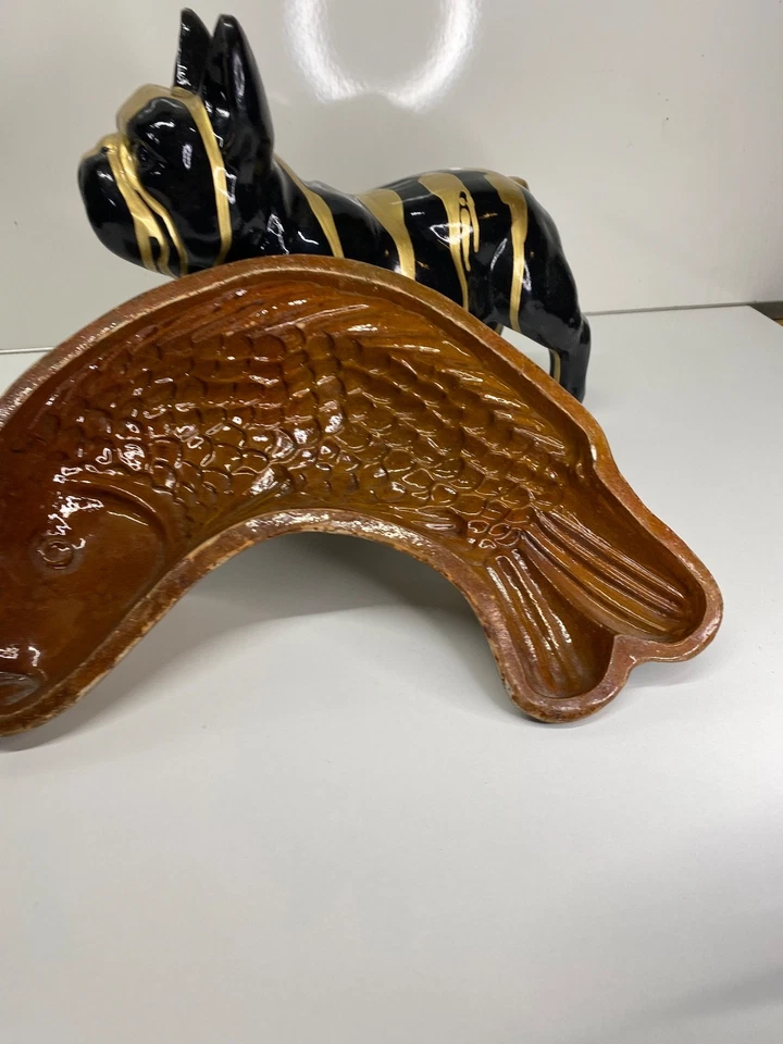 Ancien moule en terre cuite en forme de poisson carpe 1 éclat sur la bouche - Photo 4/4