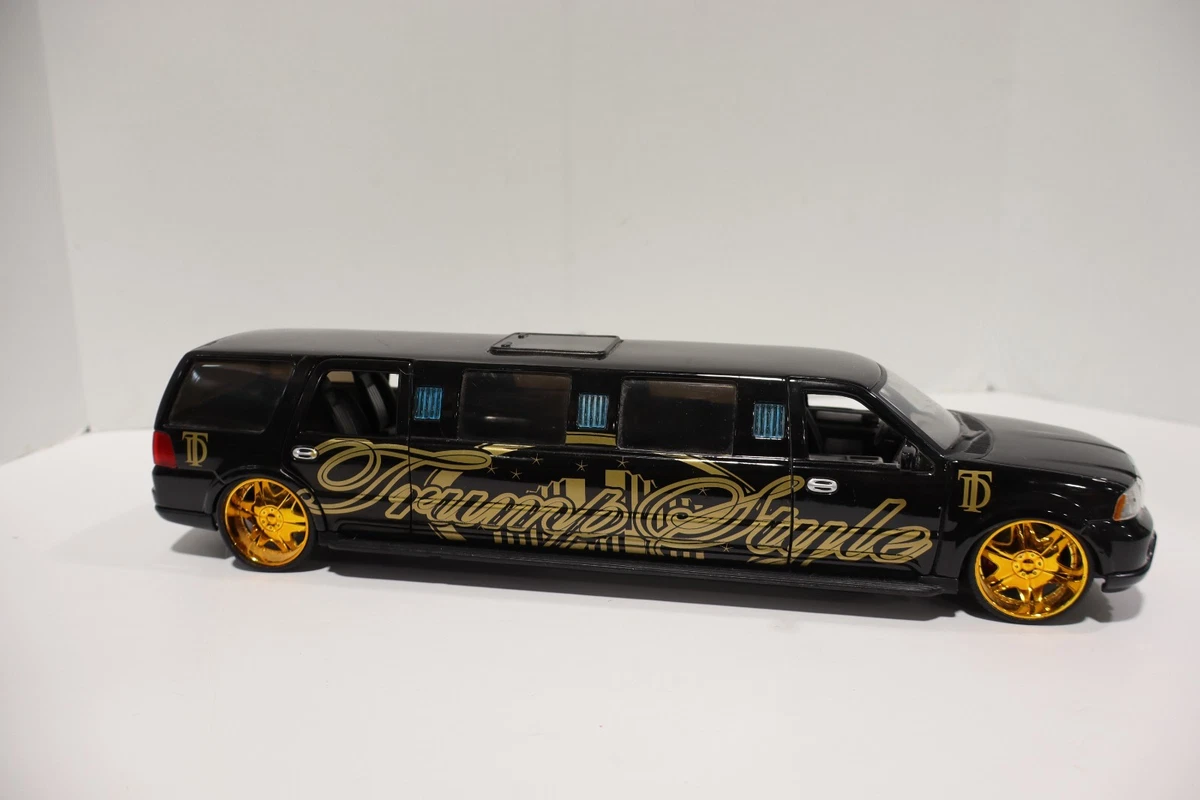 Maisto Lincoln 1:24 Diecast & Toy Vehicles for sale - eBay