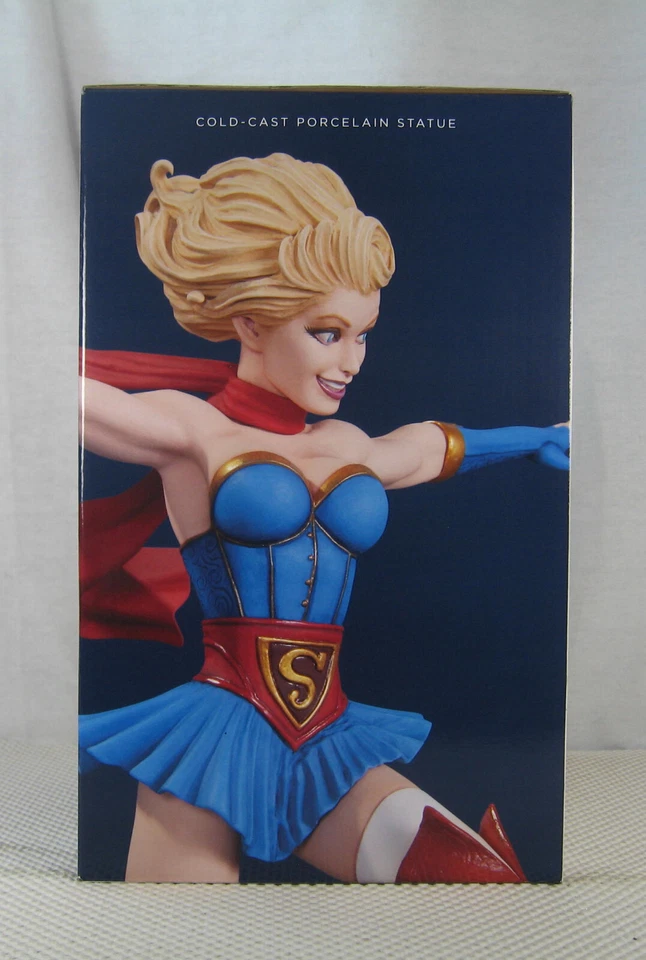 Bombshells Supergirl Estatua 1ª Edición Coleccionables DC Superman TOTALMENTE NUEVO Foto 3 de 4