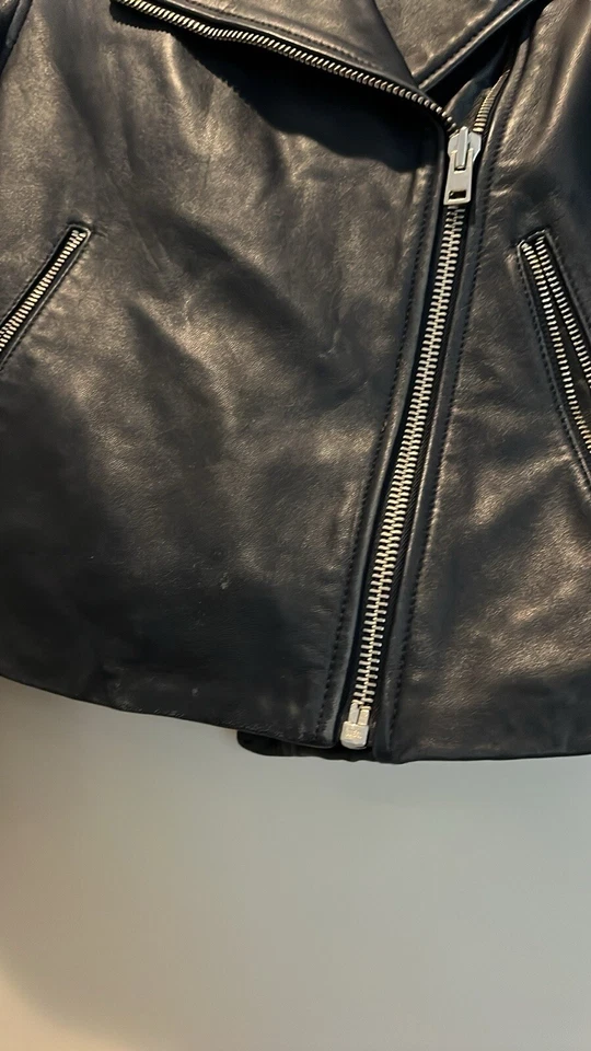 J. Chaqueta Moto Cuero Colección Crew Azul Marino, Talla 2 Foto 3 de 4