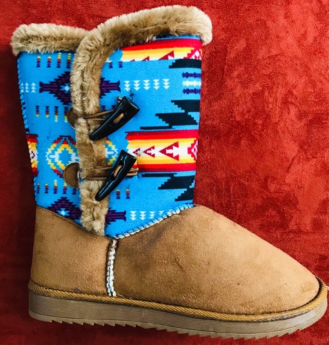 Kuschelige neue IBIZA Style SOUTHWESTERN Print Kunstfell/Wildleder Stiefel 9,5 - Bild 10 von 10