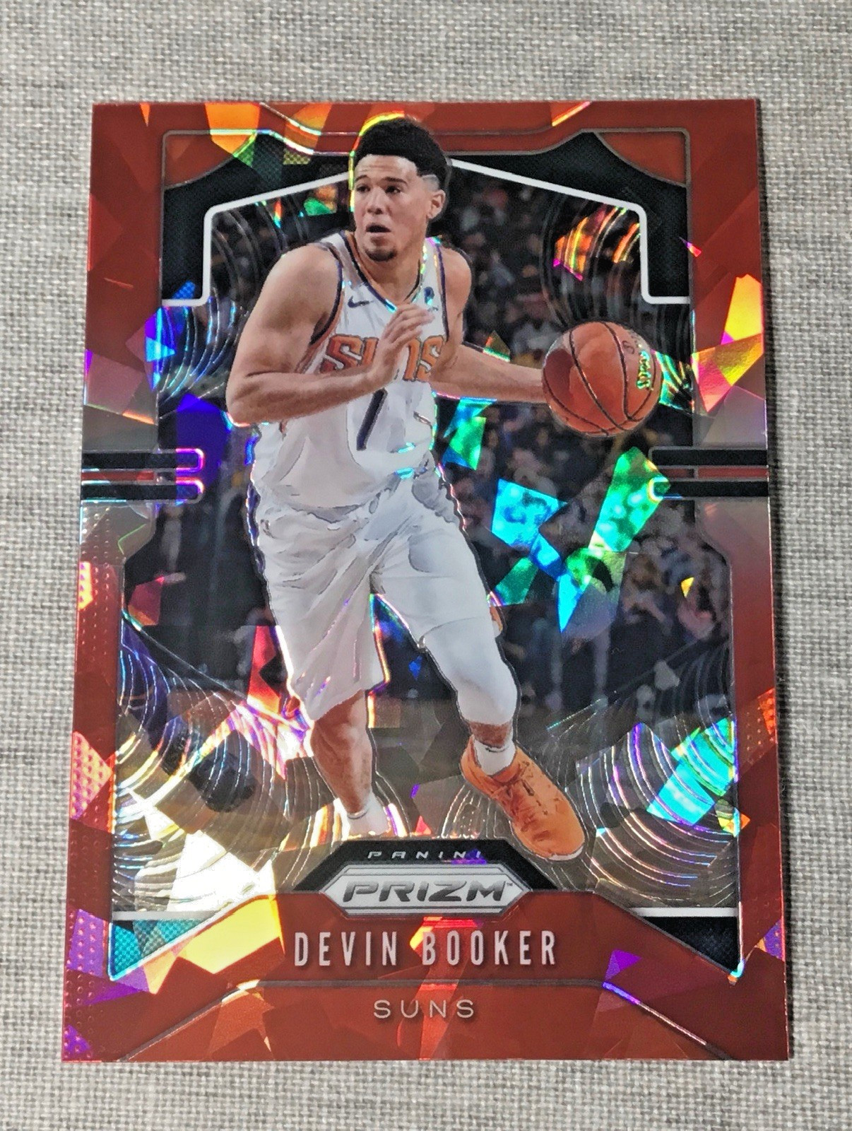 Devin Booker 2019-20 Panini Prizm #67 RED CRACKED ICE PRIZM Phoenix Suns…
