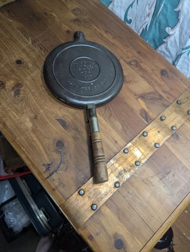 Antique Wagner Ware Sidney -0- 8 Pat. Feb 22, 1910 Aluminum Waffle Maker