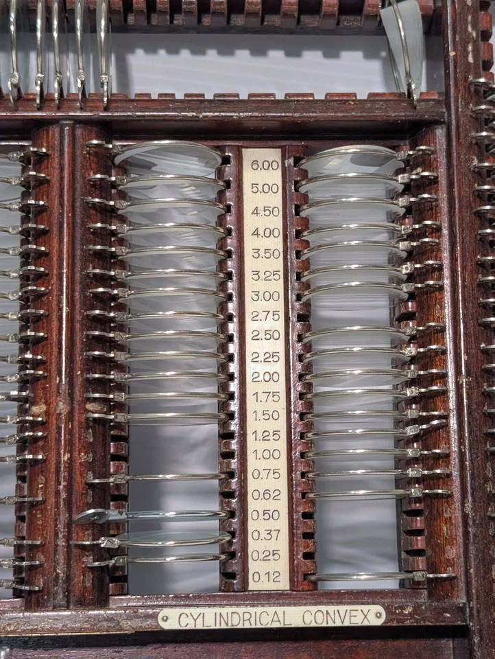 Juego de lentes ópticas de prueba Kit de optometría incompleta, prismas, estuche de madera, 86 piezas Foto 3 de 4