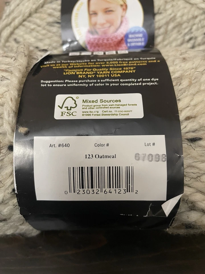 Lion Brand Wool-Ease Thick & Quick Yarn 6 oz/106 yds 640 123 Oatmeal - 2 Skeins - Image 3 of 3