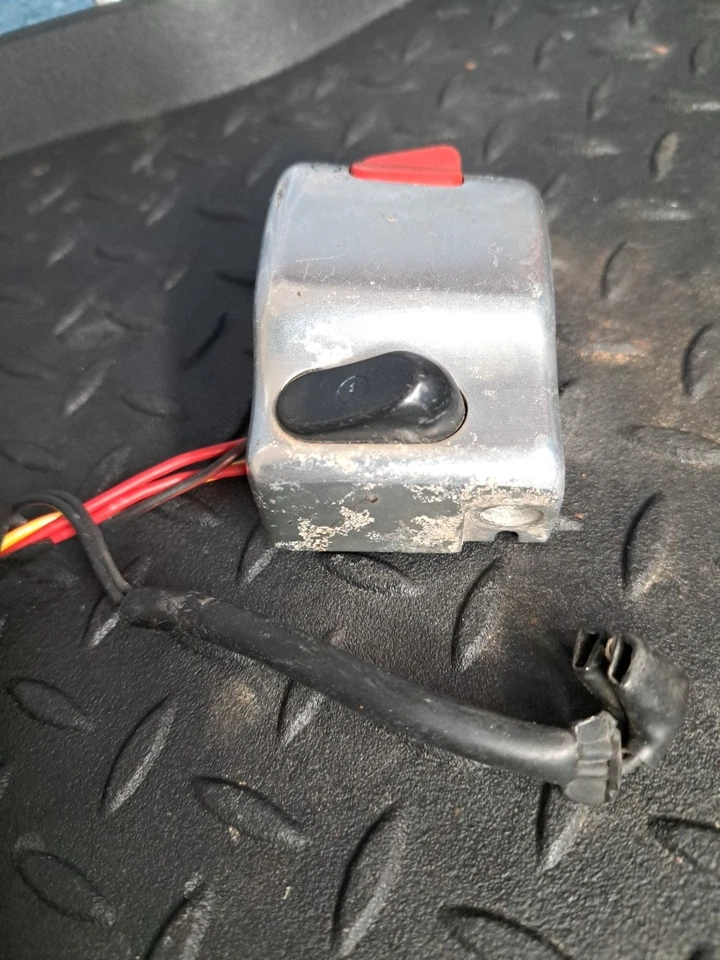 Kawasaki Vulcan 900 VN900 2009 clip derecho en mango interruptor de arranque apagado Foto 2 de 4