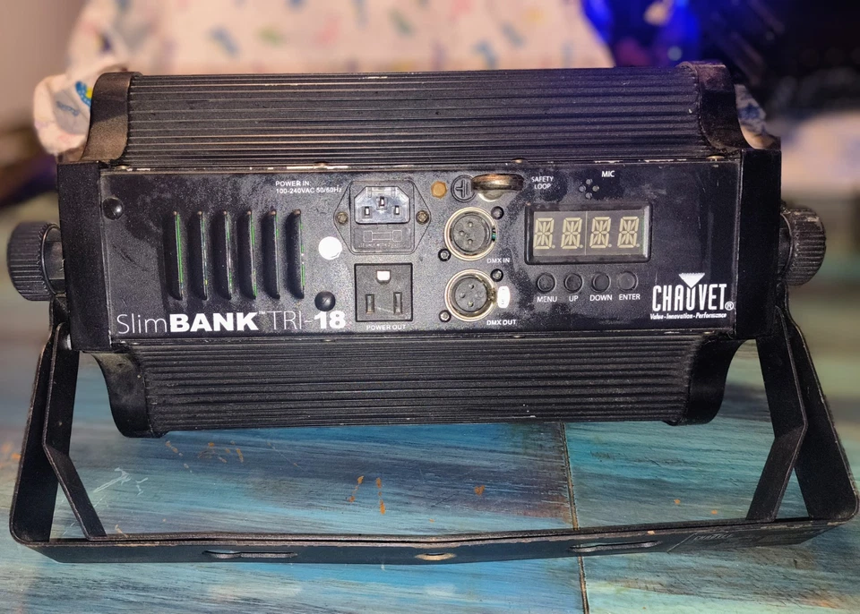 Chauvet DJ SlimBANK TRI-18 Excellent Condition Tested and Working - Image 3 of 3