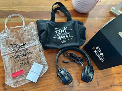 Pink Beautiful Trauma VIP Holland Headphones Over-Ear Kopfbügel, 3,5 mm, Schwarz