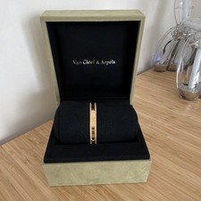 Van Cleef Arpels Signed Engraved 18K Yellow Gold Bangle Bracelet size 17