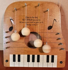 VTG Wood Door Harp Swedish Door Chime 4-String W/Psalm 118:24 10" X 10" X 1"