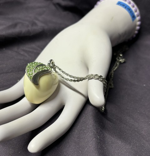 Kenneth Jay Lane White Apple Silver Pla. Green CZ No Longer For Sale Necklace! - Picture 3 of 14