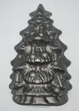 NordicWare Christmas Tree Bundt Cake Pan Mold 11” 4.5 Cups Cast Aluminum USA