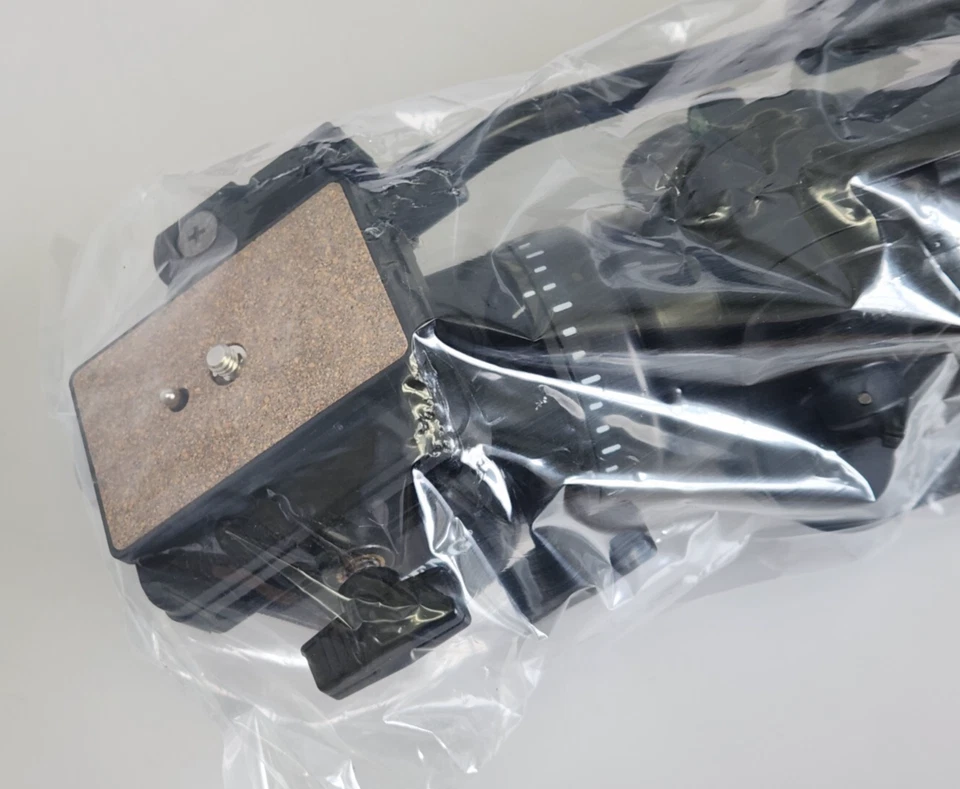 Yunteng 2M VCT-999RM Aluminum 81" Video Camera Tripod 4-Section w/ Pan Tilt Head - Image 3 of 4