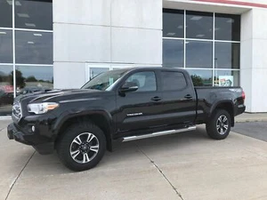 2016 Toyota Tacoma 4X4 BLACK