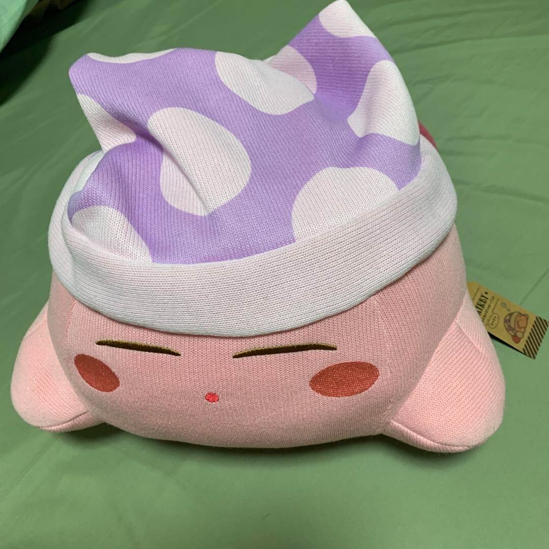 Gozal guruh uchlik porno Sohildagi yalangoch oilaning yaqindan surati