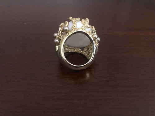 NIB Rare Judith Light Gold White Agate Cocktail Ring Sealife Pearl Detail Sz7 - Picture 4 of 5
