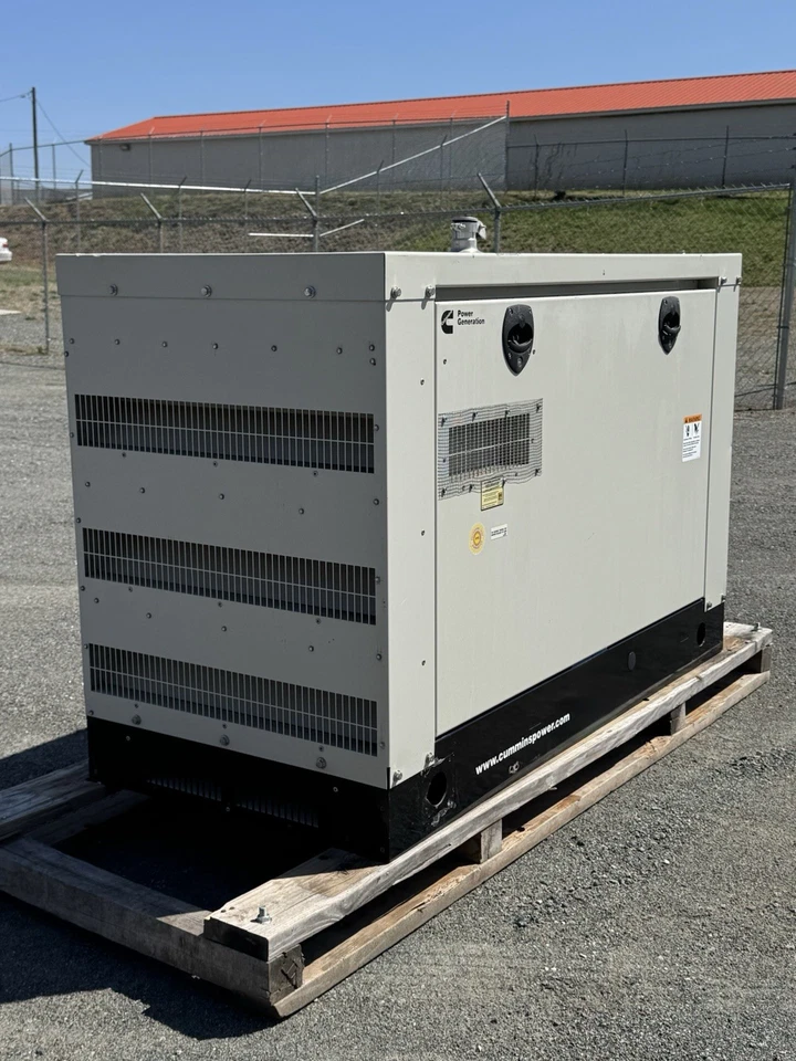 Generador Cummins 25 kw - LP/NG - monofásico y trifásico - refrigerado por líquido Foto 4 de 4