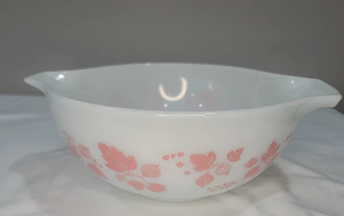 Vtg 443 Pyrex Pink Gooseberry Cinderella, 2-1/2 Quart Mixing Nesting Bowl NICE