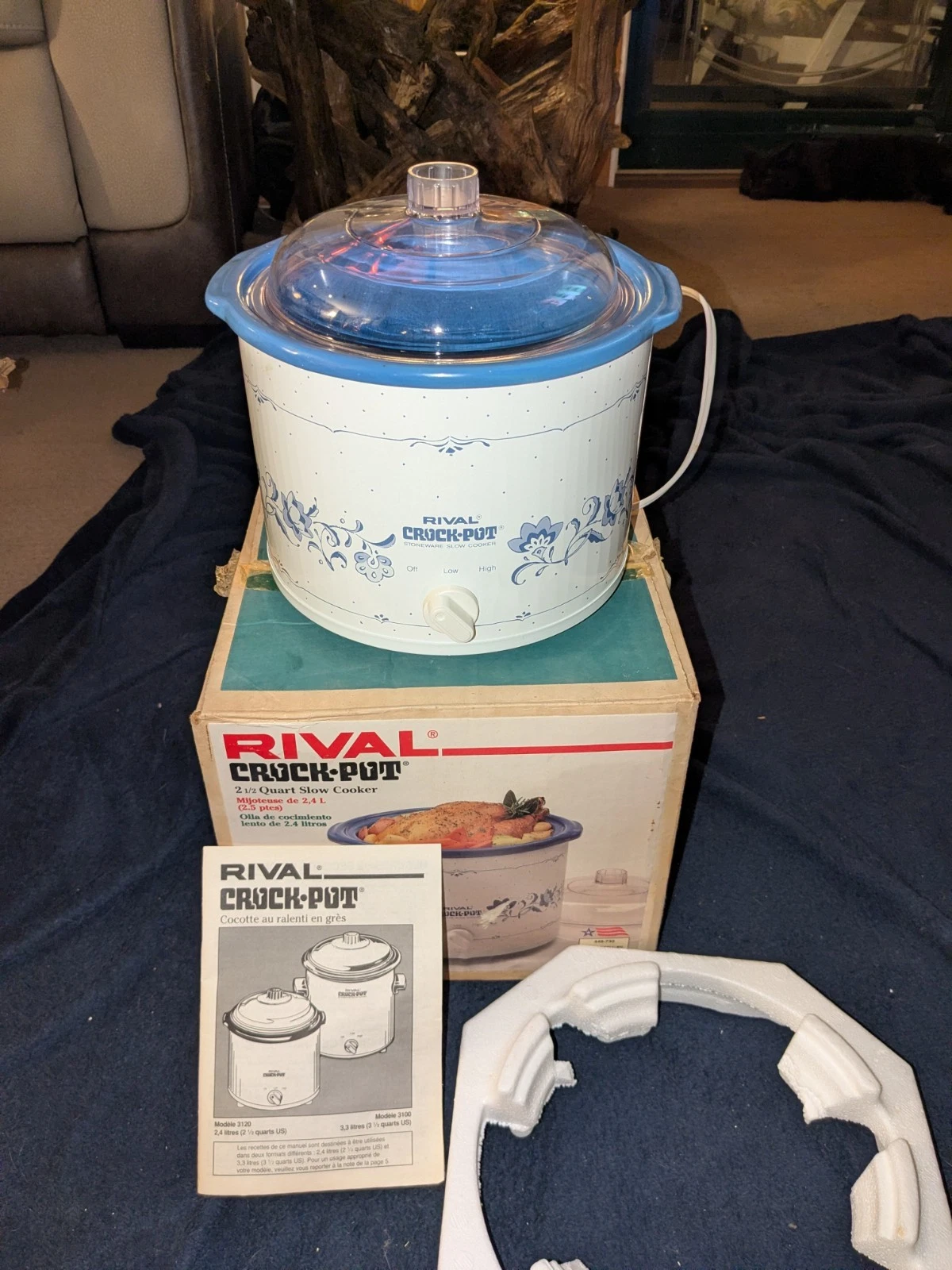 Vintage Rival Crock Pot 3120 Stoneware Slow Cooker White Blue Ivy 2.5 Quart NEW