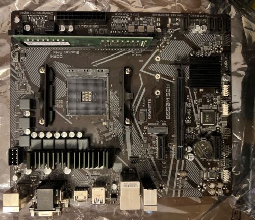 Carte mère Gigabyte B550M S2H AM4 DDR4 plus 16 Go RAM - Photo 1/4