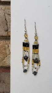 Beautiful-Handcrafted-Native-American-Beaded-Earrings