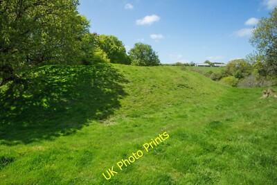Foto 6x4 Lydford Norman Castle Eine andere Ansicht von [[1020064]], einige Büsche um 2015