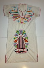 Oaxacan Dress Sz 2 White Embroidered Mexican Style Floral Puebla Boho Hippie