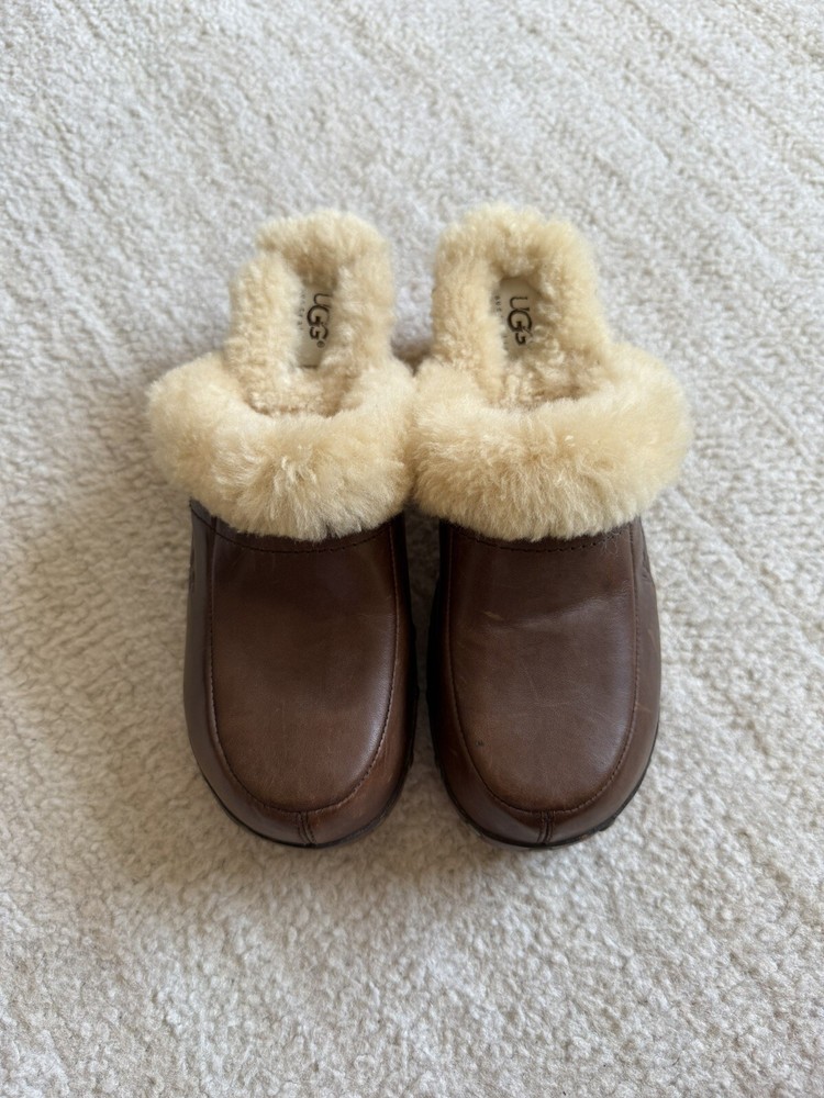UGG Kalie Size 6 Brown Leather Sheepskin Clogs Slip On Mules Comfy Chunky Sole