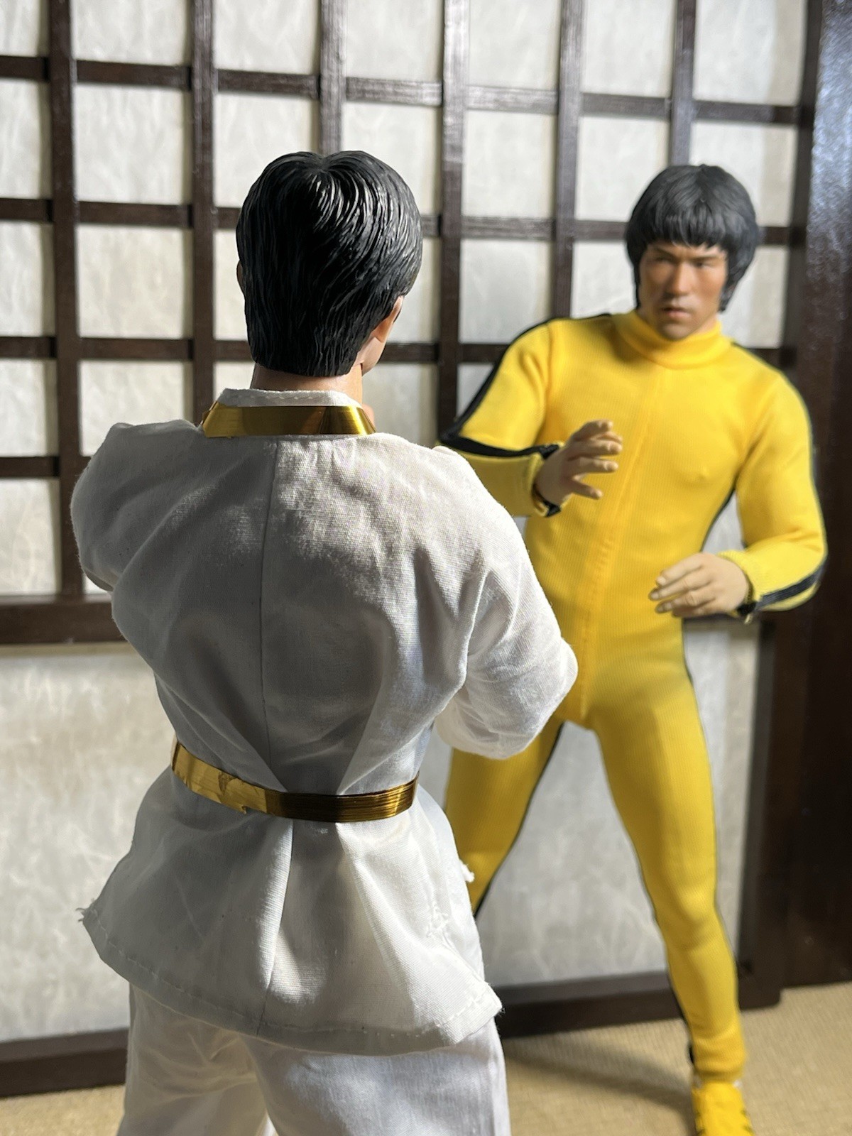 BRUCE LEE GAME OF DEATH 1:6 ACTION FIGURE & HAKKIDO MAN-2 FIGURES + WEAPONS. thumbnail 10