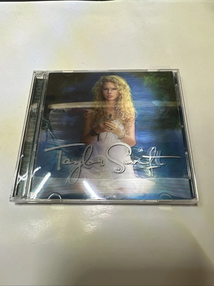 Taylor Swift Debut CD+DVD Lenticular 3D Cover Deluxe Limited Edition 2007 - Image 1 of 2