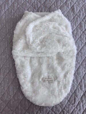 blankets & beyond White Faux Fur Baby Girl Swaddle Bag 0-3 Months