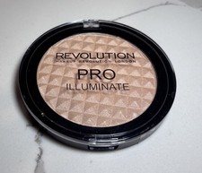 Makeup Revolution PRO ILLUMINATE Highlighter ...