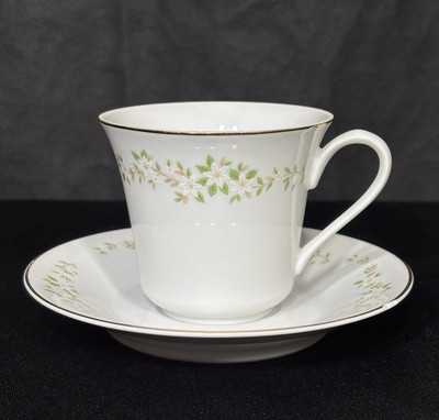 Ekco Eterna Spring Meadow 1306 Tea Cup & Saucer Set