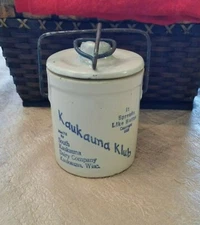 VINTAGE MARKED KAUKAUNA KLUB WISCONSIN CHEESE CROCK WITH WIRE BAIL LID