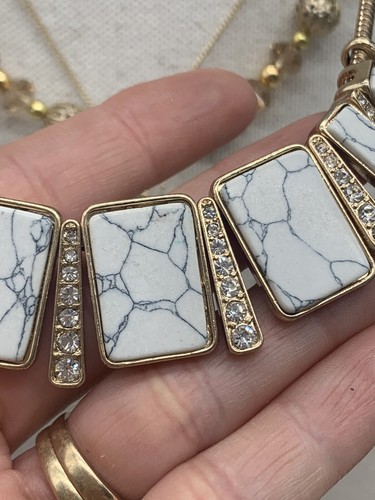 Vintage To Modern Mixed Jewelry Lot 50 Pieces All Wearable Wear Resale Gold Tone - Picture 21 of 24
