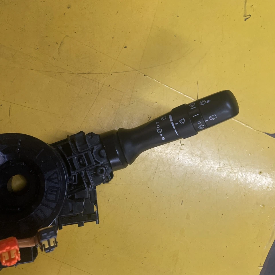 Muelle de reloj de dirección Subaru Outback 2010-2014 83111AJ930 OEM y señal 🛞 Foto 2 de 4