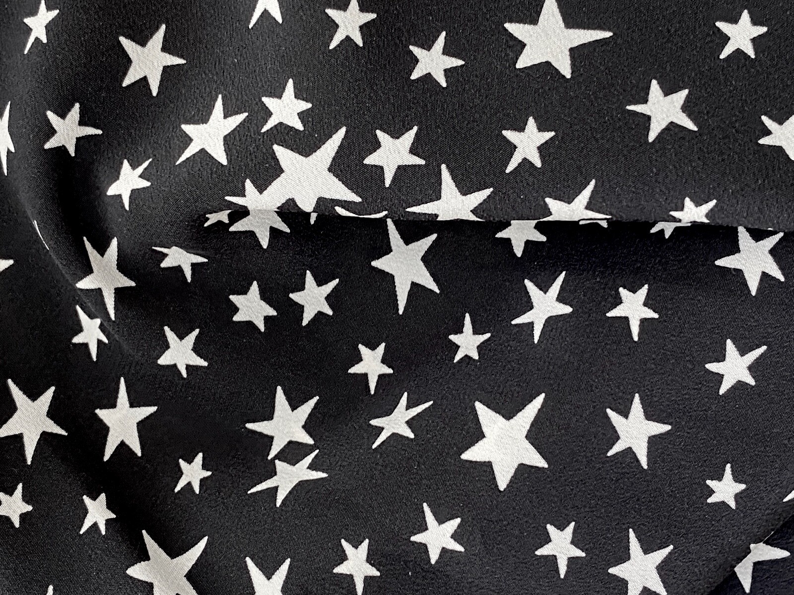 Camicetta di seta Saint Laurent Star bianca e nera taglia 36