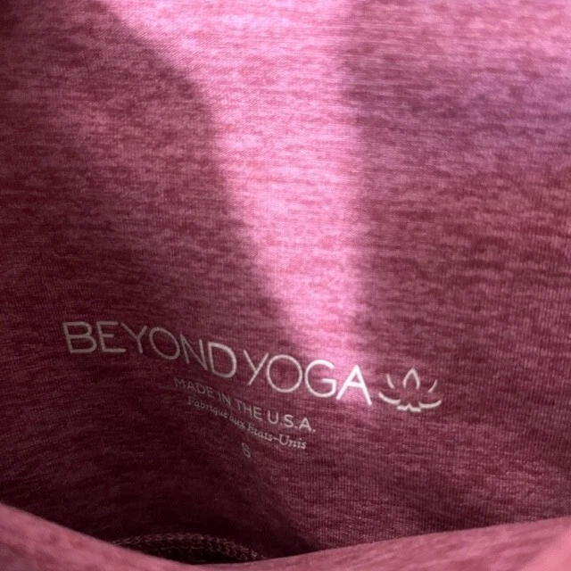 beyond-yoga athletic gym workout heather logo leggings