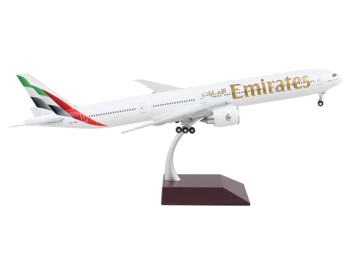 【新品・未開封】Emirates Boeing 777-300ER 1/200 Boeing 777-300ER Emirates Airlines 2023 Livery 1/200 | eBay